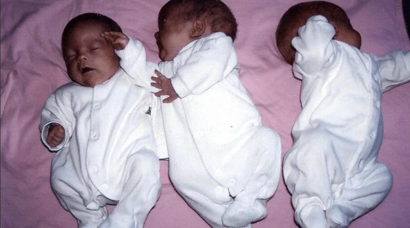 Двойная матка: 20-ти летняя жительница Бангладеш родила ребенка, а через месяц еще двоих
